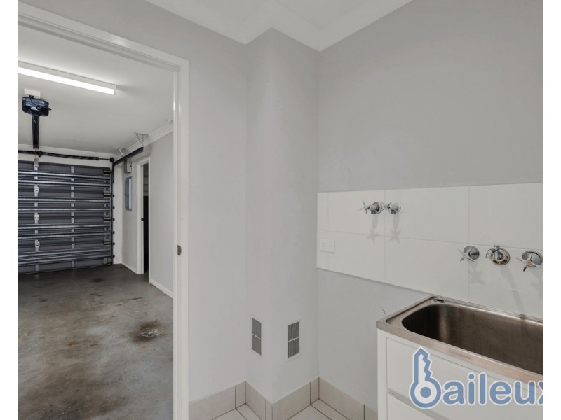 2/7 Webb Court, Rural View QLD 4740