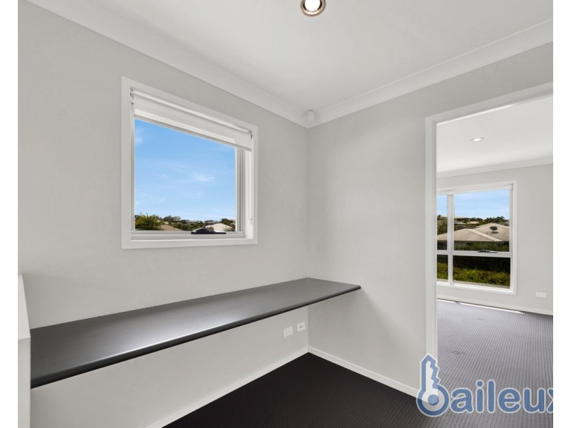 2/7 Webb Court, Rural View QLD 4740