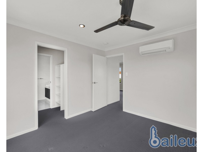 2/7 Webb Court, Rural View QLD 4740