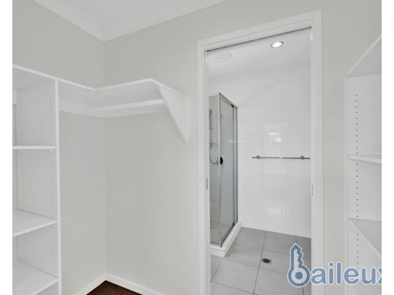 2/7 Webb Court, Rural View QLD 4740