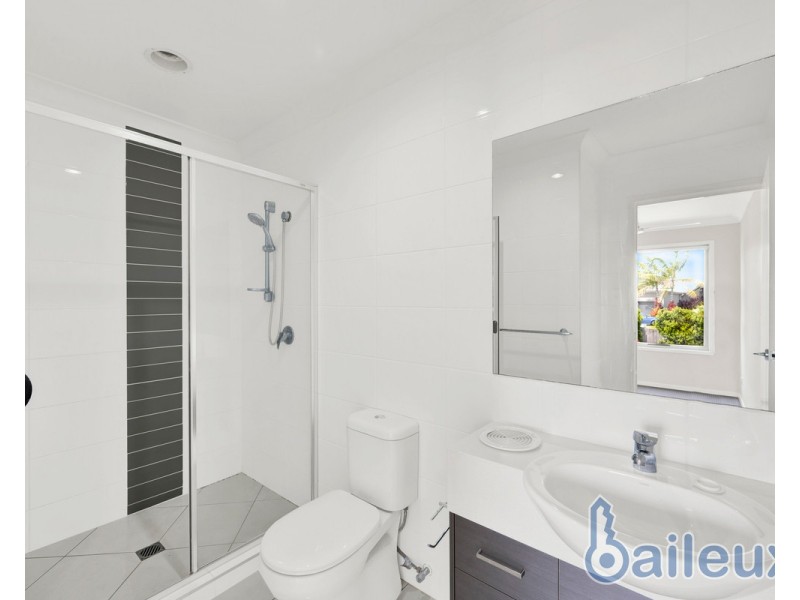 2/7 Webb Court, Rural View QLD 4740