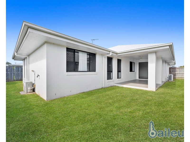 50 Donovan Street, Blacks Beach QLD 4740
