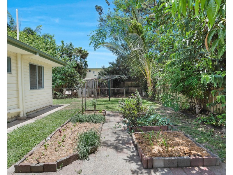 14 Quail Street, Slade Point QLD 4740
