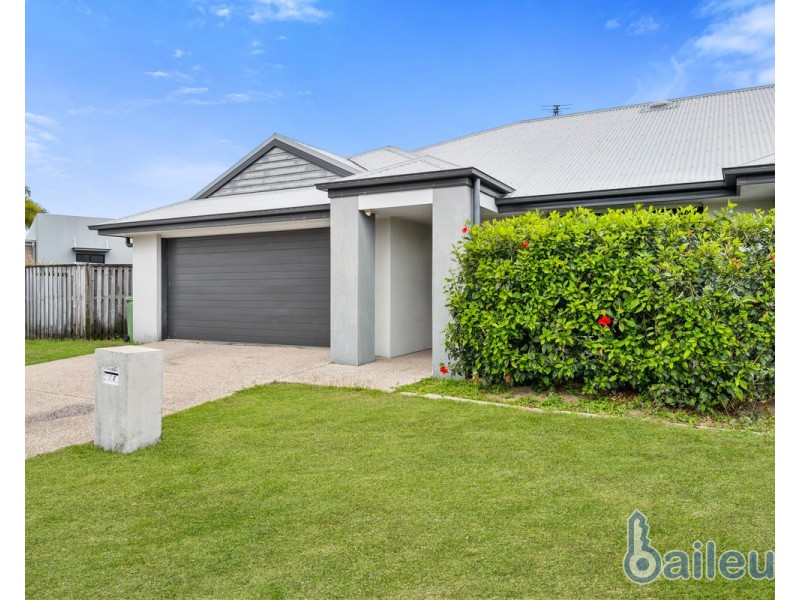 2/2 Whitehaven Drive, Blacks Beach QLD 4740
