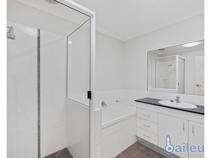 2/2 Whitehaven Drive, Blacks Beach QLD 4740