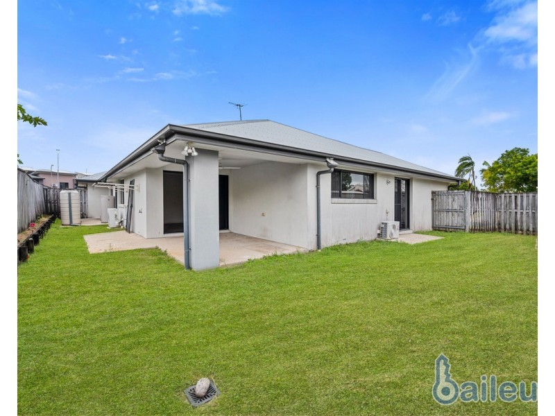 2/2 Whitehaven Drive, Blacks Beach QLD 4740