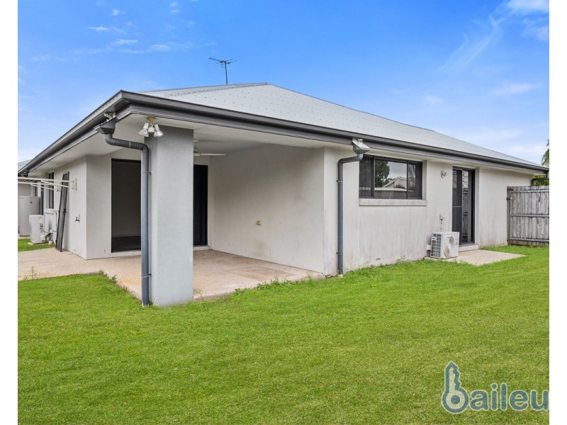 2/2 Whitehaven Drive, Blacks Beach QLD 4740