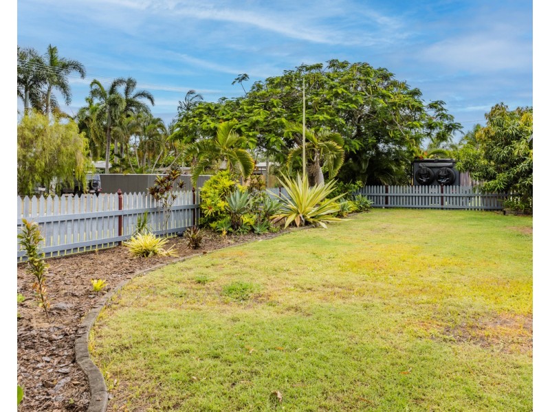 19 Bourke Street, Blacks Beach QLD 4740