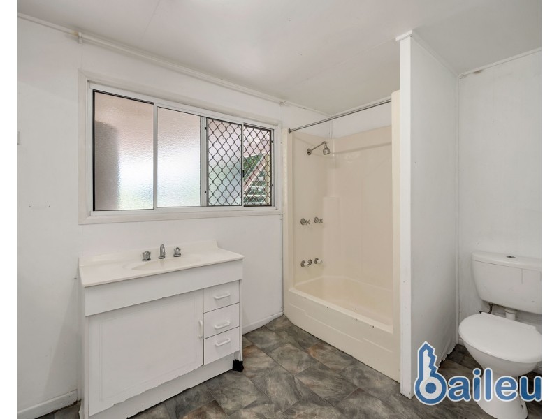 1 Upton Avenue, Andergrove QLD 4740