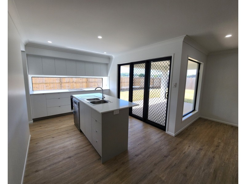 23 Regal Circuit, Beaconsfield QLD 4740