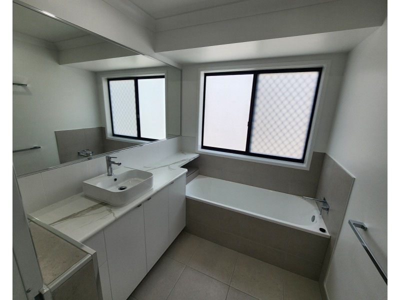 23 Regal Circuit, Beaconsfield QLD 4740