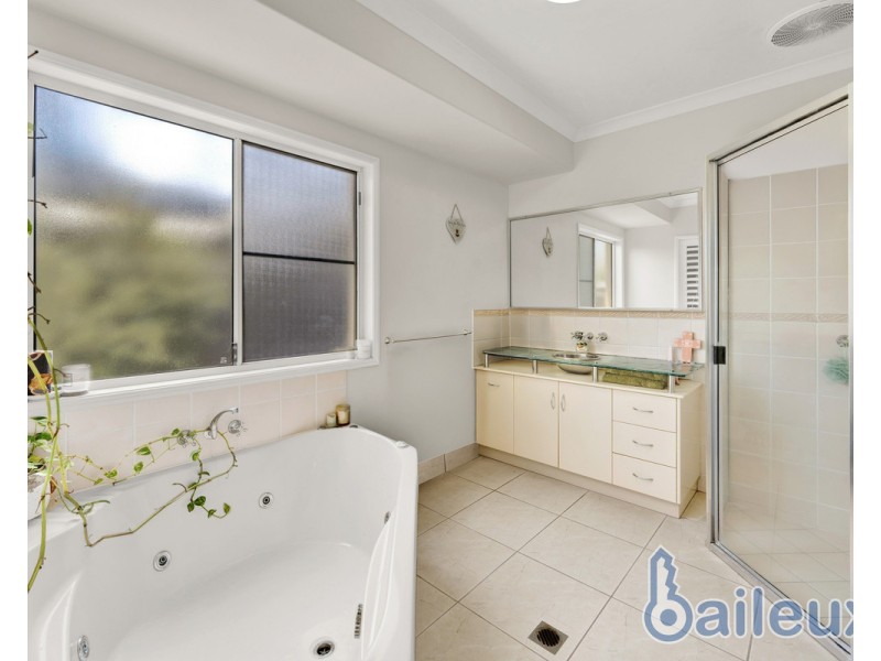 31 Victor Avenue, Glenella QLD 4740