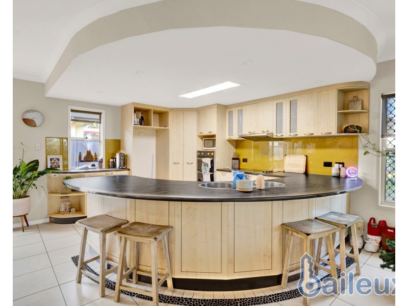 31 Victor Avenue, Glenella QLD 4740