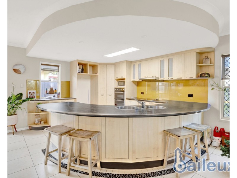 31 Victor Avenue, Glenella QLD 4740