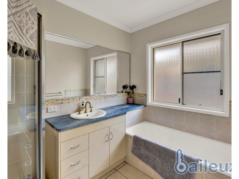 31 Victor Avenue, Glenella QLD 4740