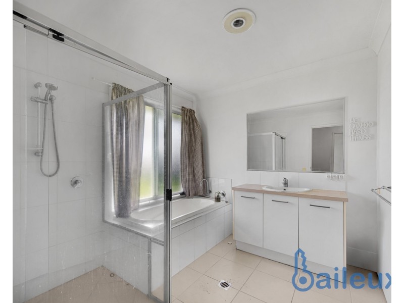 3 Patricia Circuit, Mirani QLD 4754