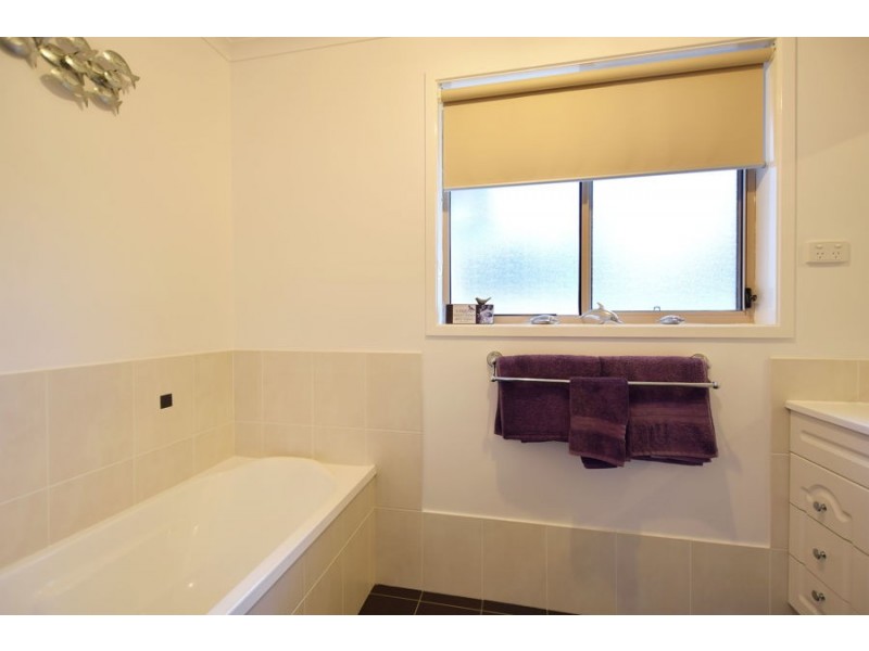 3/17 Eric Fenning Dr, Surf Beach NSW 2536