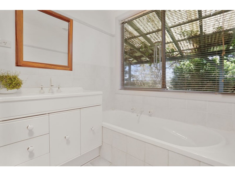 36 Princes Hwy, Bodalla NSW 2545