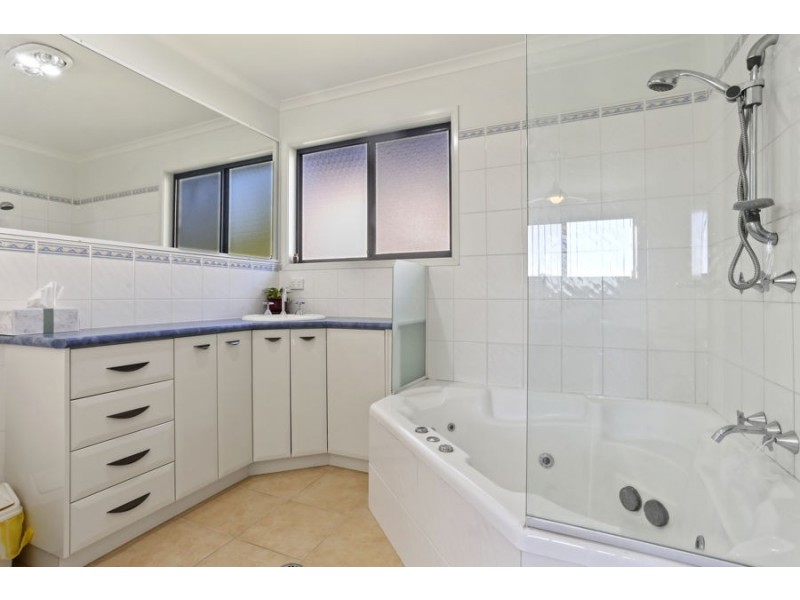 71 Forest Pde, Tomakin NSW 2537