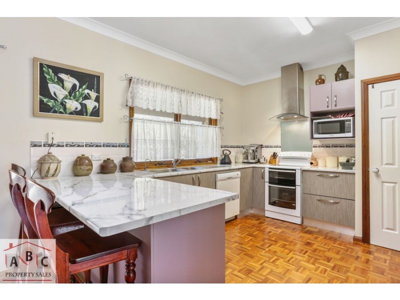 2 Kauzal Cres, Surf Beach NSW 2536