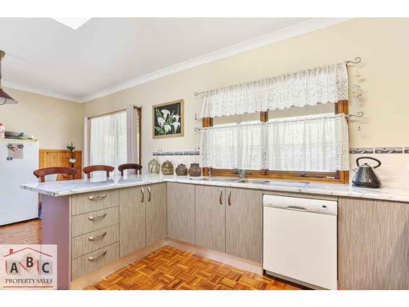 2 Kauzal Cres, Surf Beach NSW 2536
