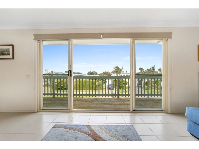 4 Bada La, Tomakin NSW 2537