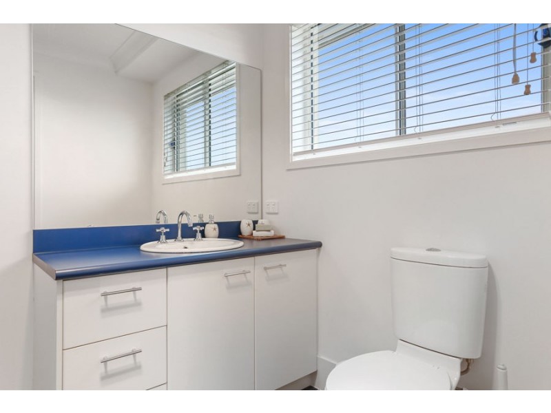 4 Bada La, Tomakin NSW 2537