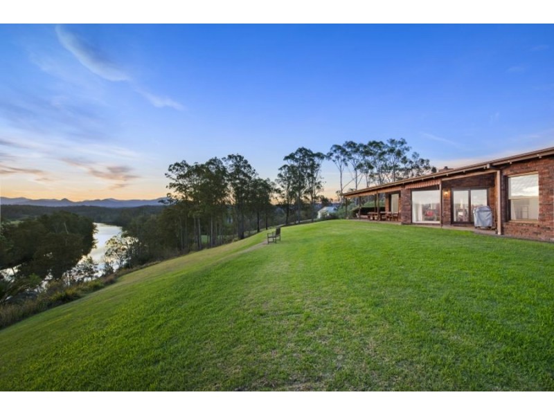 64 Yarragee Rd, Moruya NSW 2537