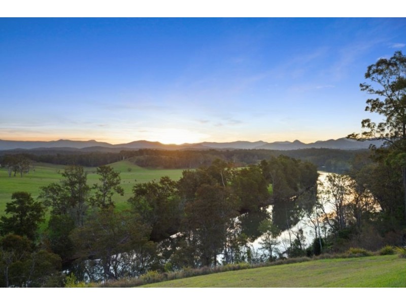64 Yarragee Rd, Moruya NSW 2537