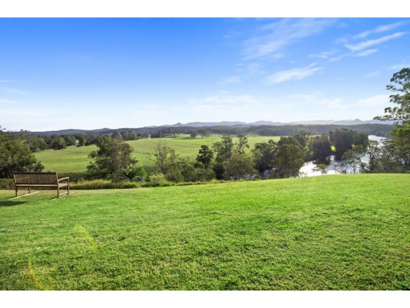 64 Yarragee Rd, Moruya NSW 2537