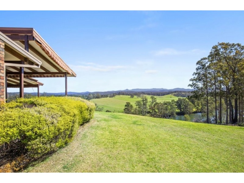 64 Yarragee Rd, Moruya NSW 2537