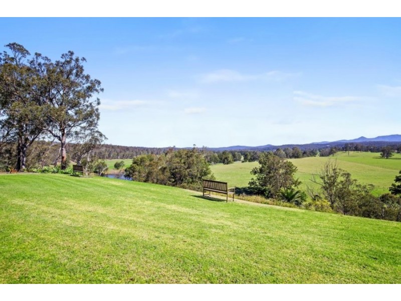 64 Yarragee Rd, Moruya NSW 2537