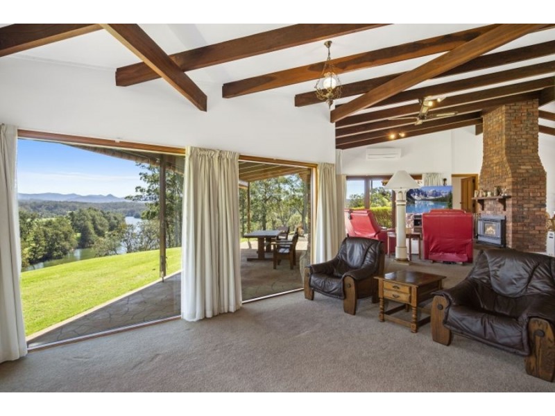 64 Yarragee Rd, Moruya NSW 2537