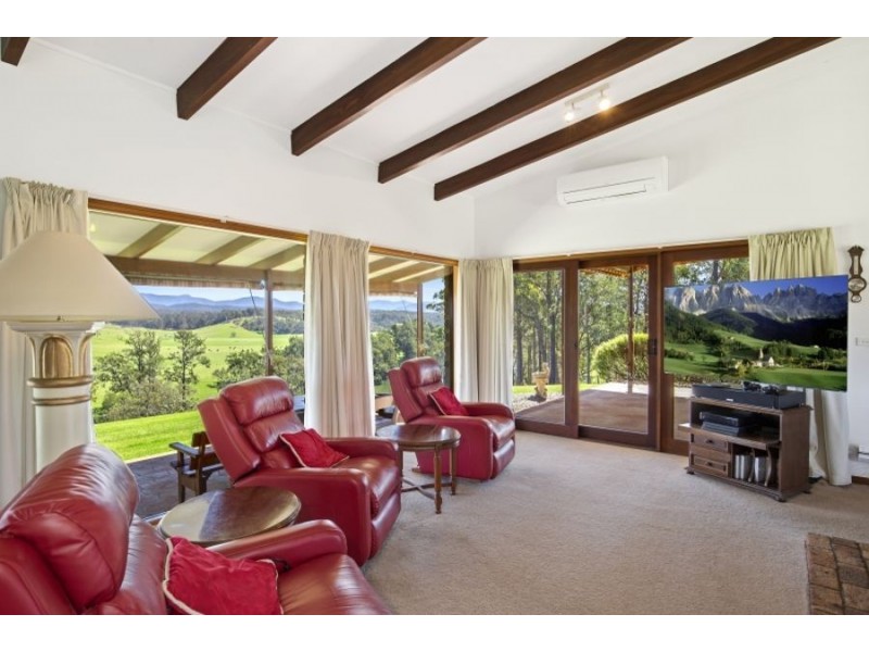 64 Yarragee Rd, Moruya NSW 2537