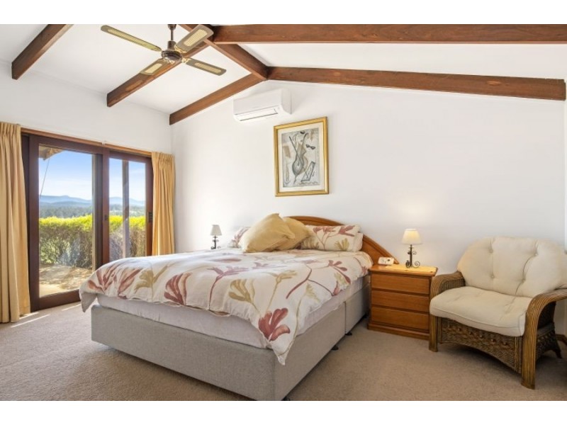 64 Yarragee Rd, Moruya NSW 2537