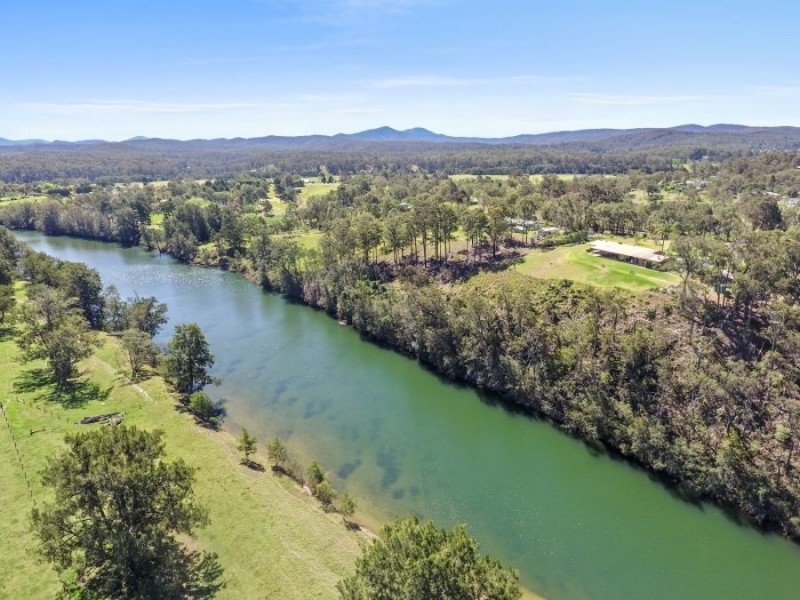 64 Yarragee Rd, Moruya NSW 2537