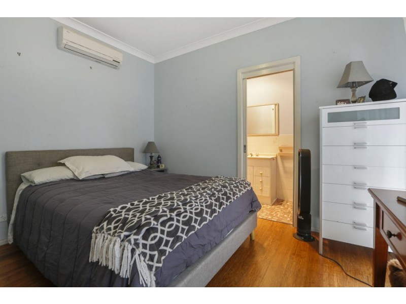 16 Campbell St, Moruya NSW 2537