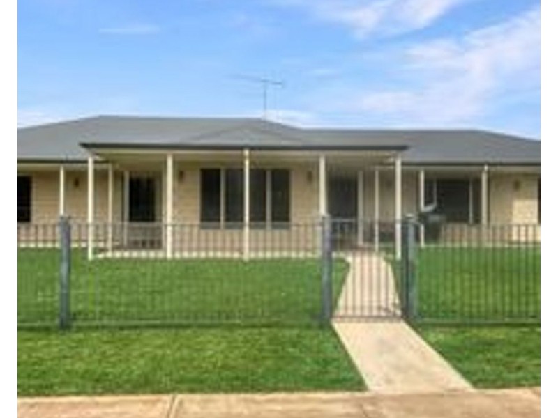 74 Canada St, Lake Cargelligo NSW 2672