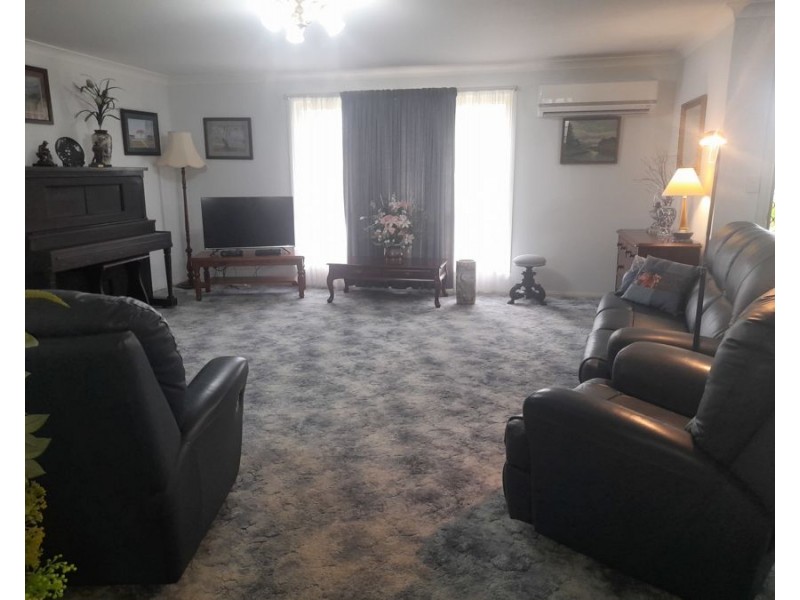 24 Umang St, Tottenham NSW 2873