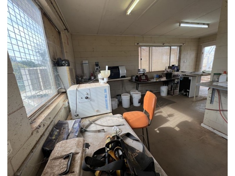 12 Loughnan St, Lake Cargelligo NSW 2672