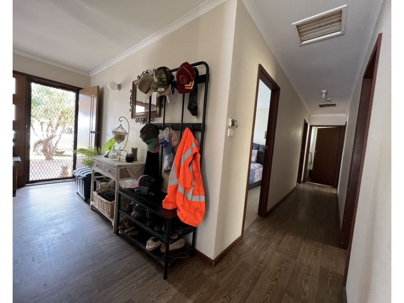 2 Major St, Lake Cargelligo NSW 2672