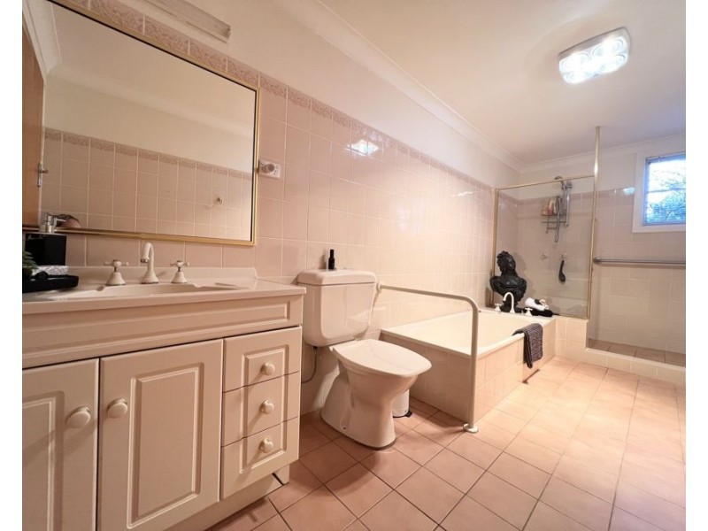 53 Grace St, Lake Cargelligo NSW 2672