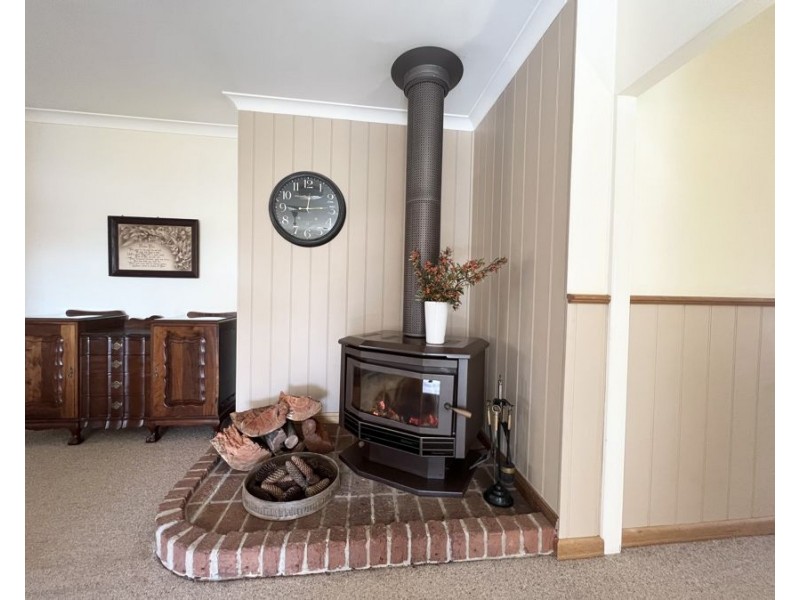 53 Grace St, Lake Cargelligo NSW 2672