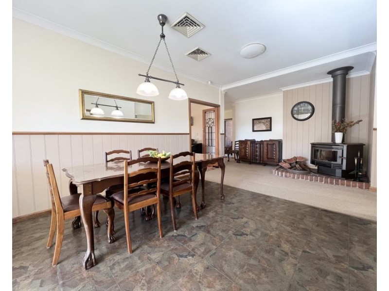 53 Grace St, Lake Cargelligo NSW 2672