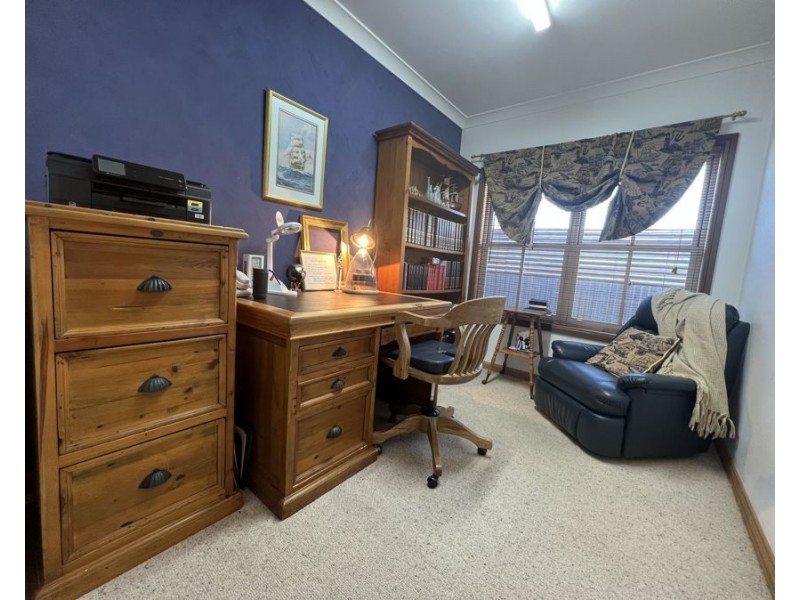 53 Grace St, Lake Cargelligo NSW 2672