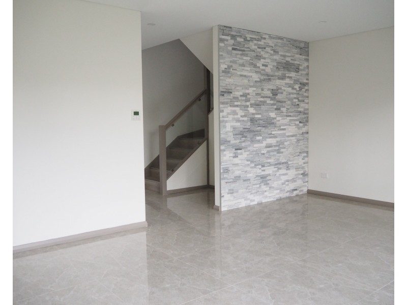 6a Samoa Avenue, Picnic Point NSW 2213