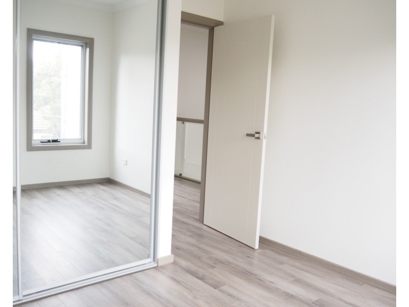 6a Samoa Avenue, Picnic Point NSW 2213