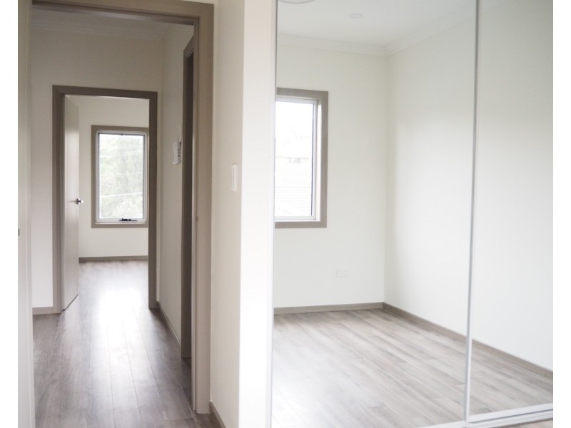 6a Samoa Avenue, Picnic Point NSW 2213