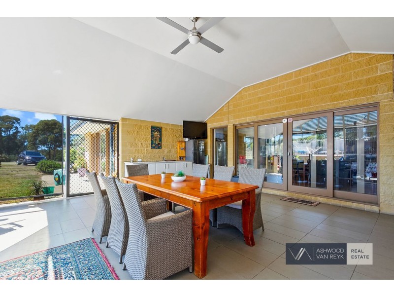 15 Balfours Rd, Lucknow VIC 3875