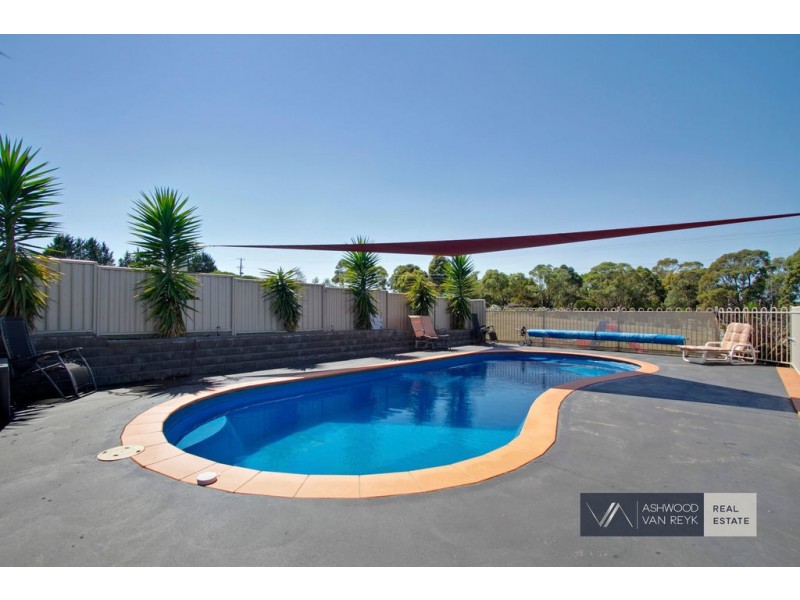 15 Balfours Rd, Lucknow VIC 3875